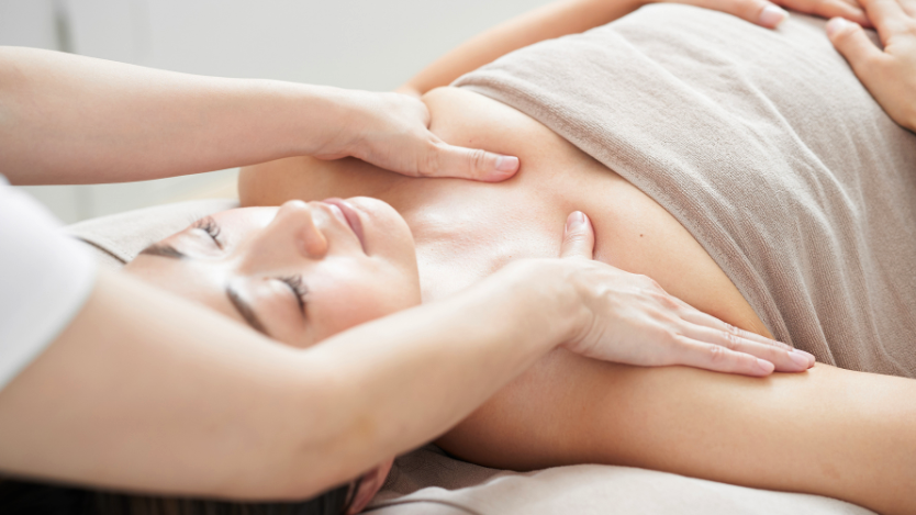 施術している様子の画像